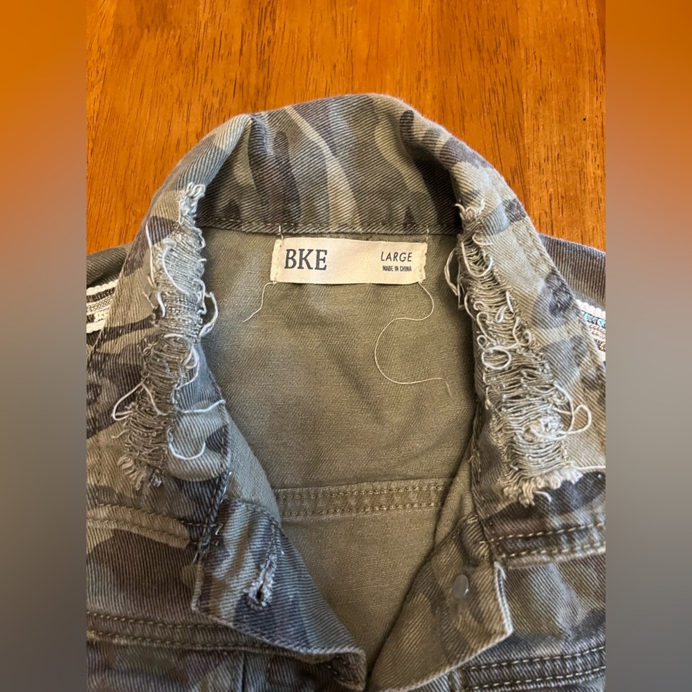 BKE Women's Camo Denim Jacket - Picture 2 of 6